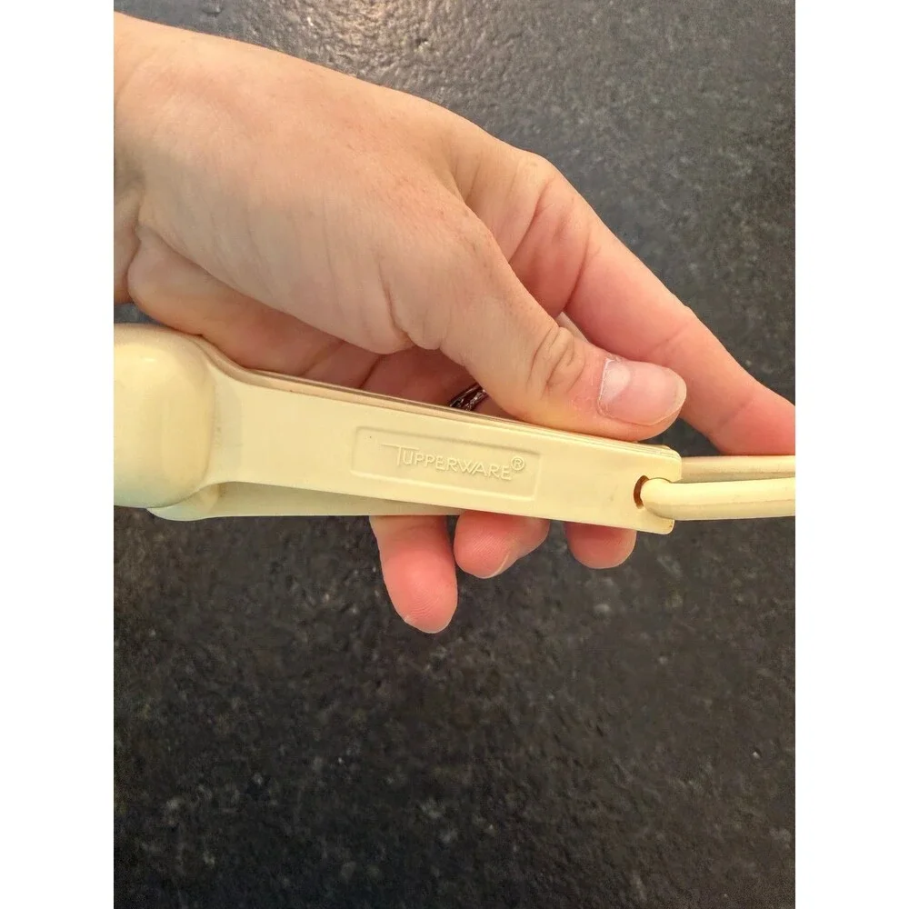 Vintage Beige Tupperware Measuring Spoons